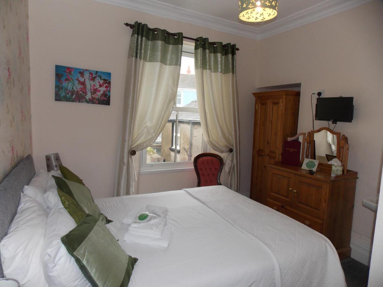 تينبي Ivy Bank Guest House المظهر الخارجي الصورة